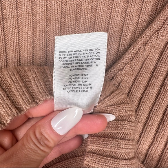 Aritzia Wilfred V-Neck Pearl Cardigan - Picture 5 of 6